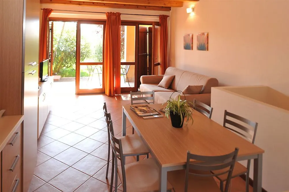 Residence Experia Peschiera del Garda 2*,