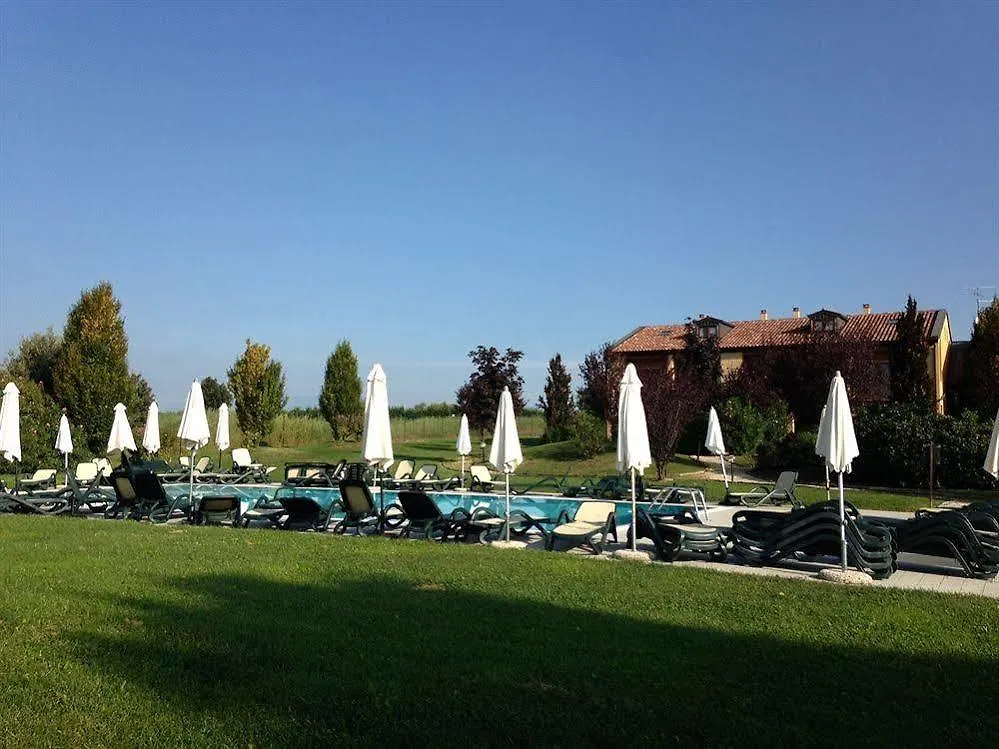 Residence Experia Peschiera del Garda 2*,